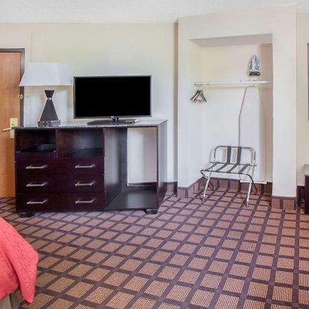 Hotel Super 8 By Wyndham Chicago Il Exterior foto