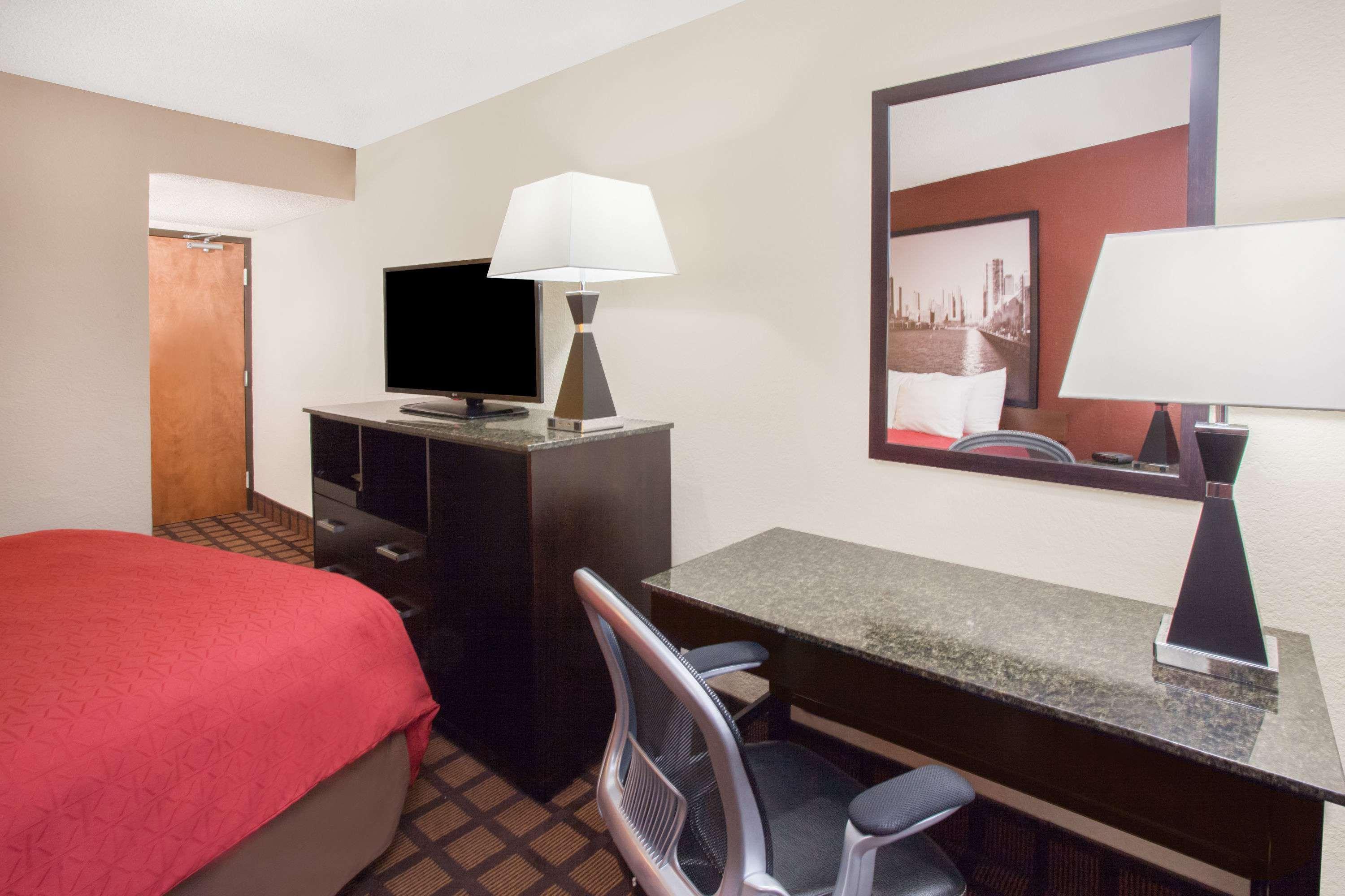 Hotel Super 8 By Wyndham Chicago Il Exterior foto