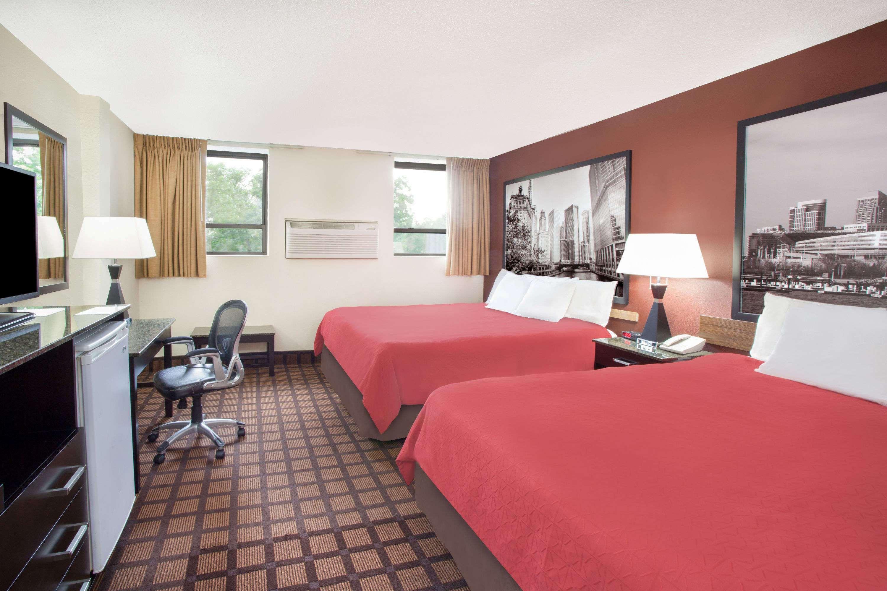 Hotel Super 8 By Wyndham Chicago Il Exterior foto