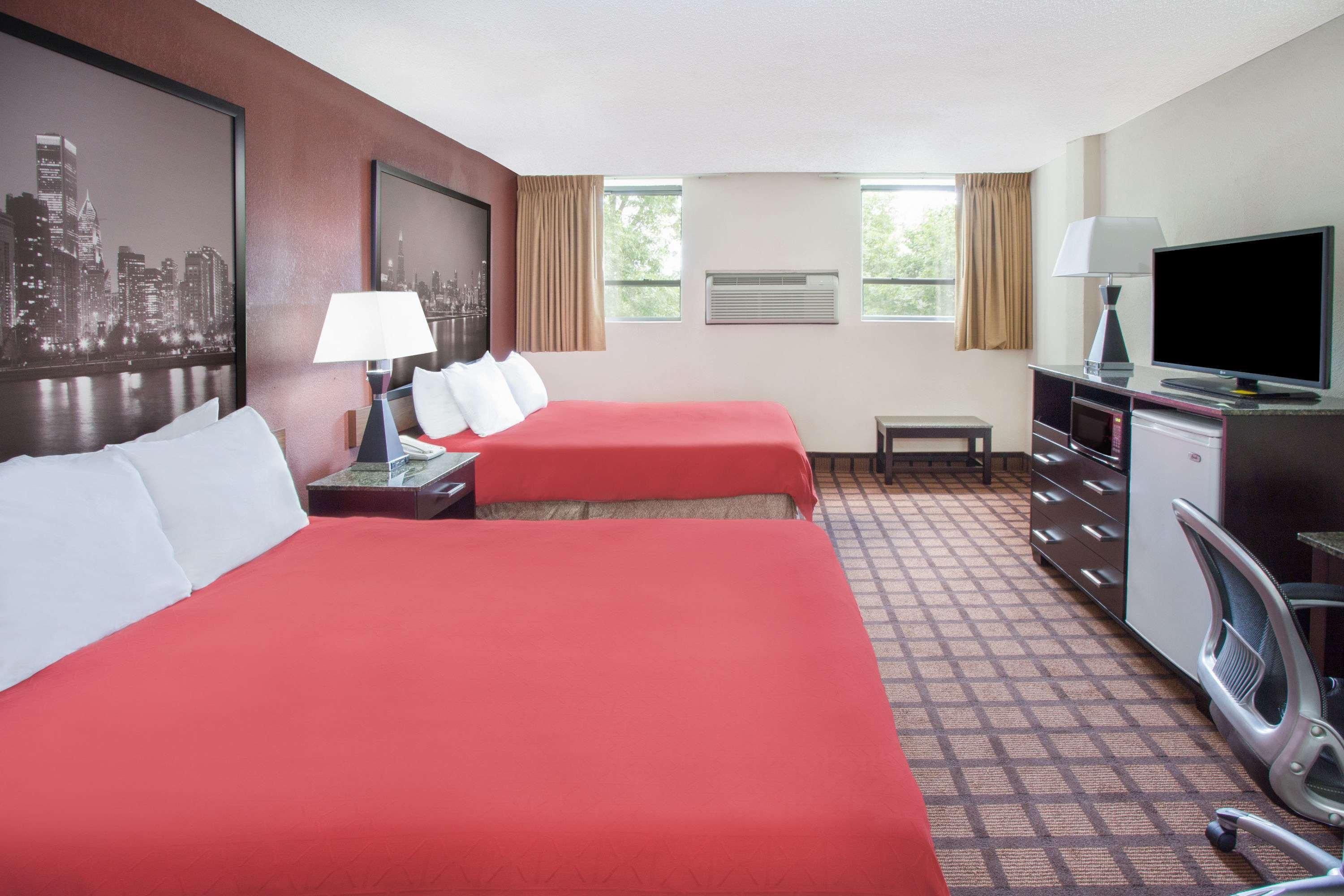 Hotel Super 8 By Wyndham Chicago Il Exterior foto
